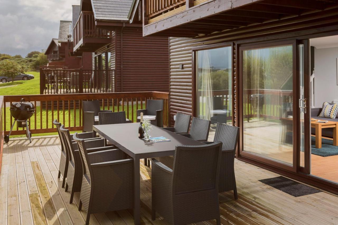 Skylark Sleeps 8 Private Hot Tub & Dogs Welcome Nr Padstow, Resort Pool Bar & Watersports St Columb Major Extérieur photo