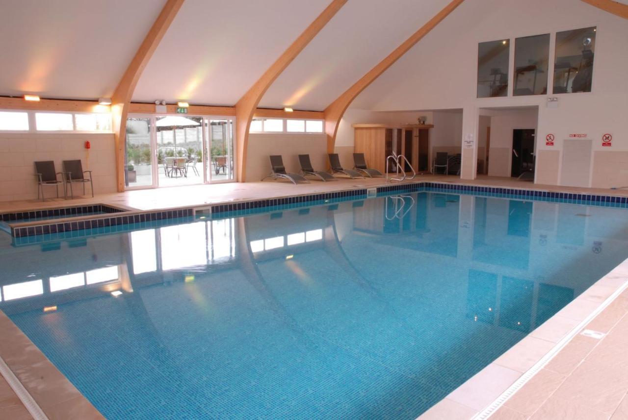 Skylark Sleeps 8 Private Hot Tub & Dogs Welcome Nr Padstow, Resort Pool Bar & Watersports St Columb Major Extérieur photo