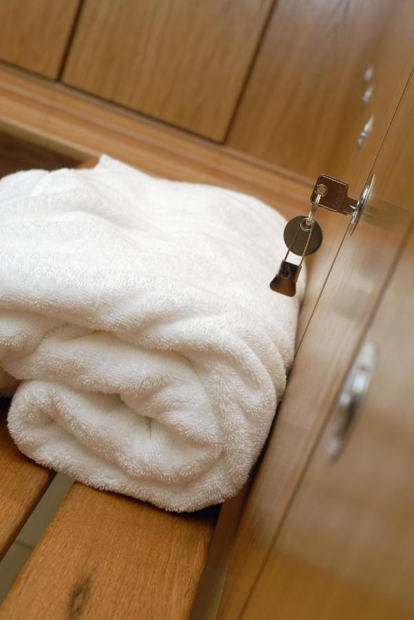 Skylark Sleeps 8 Private Hot Tub & Dogs Welcome Nr Padstow, Resort Pool Bar & Watersports St Columb Major Extérieur photo